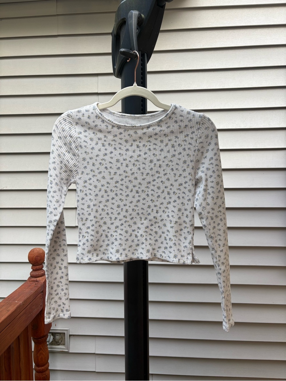 Women’s White Floral Ribbed Long-Sleeve Top